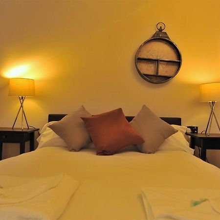 Gail'S Guest House Barry Luaran gambar
