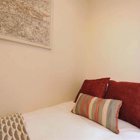 Gail'S Guest House Barry Bilik gambar