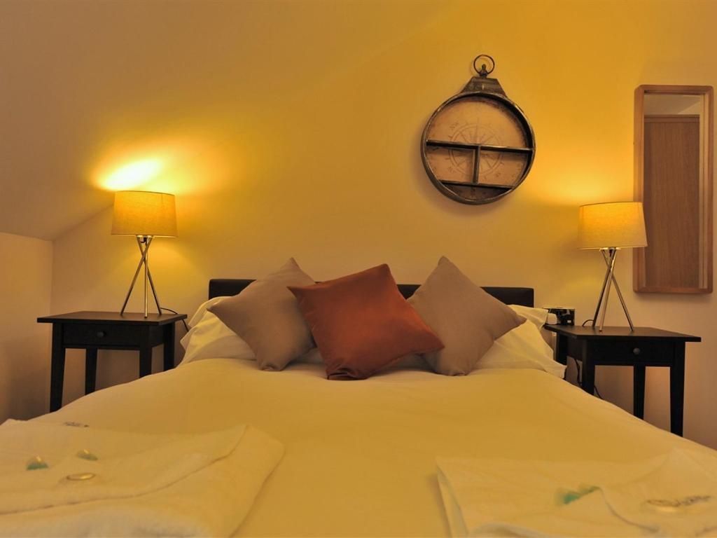 Gail'S Guest House Barry Luaran gambar