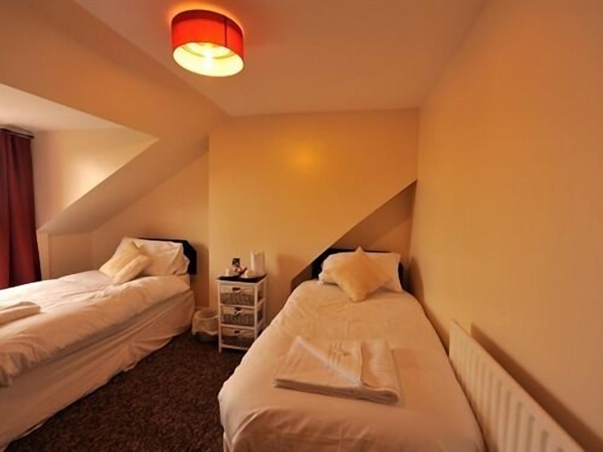Gail'S Guest House Barry Luaran gambar