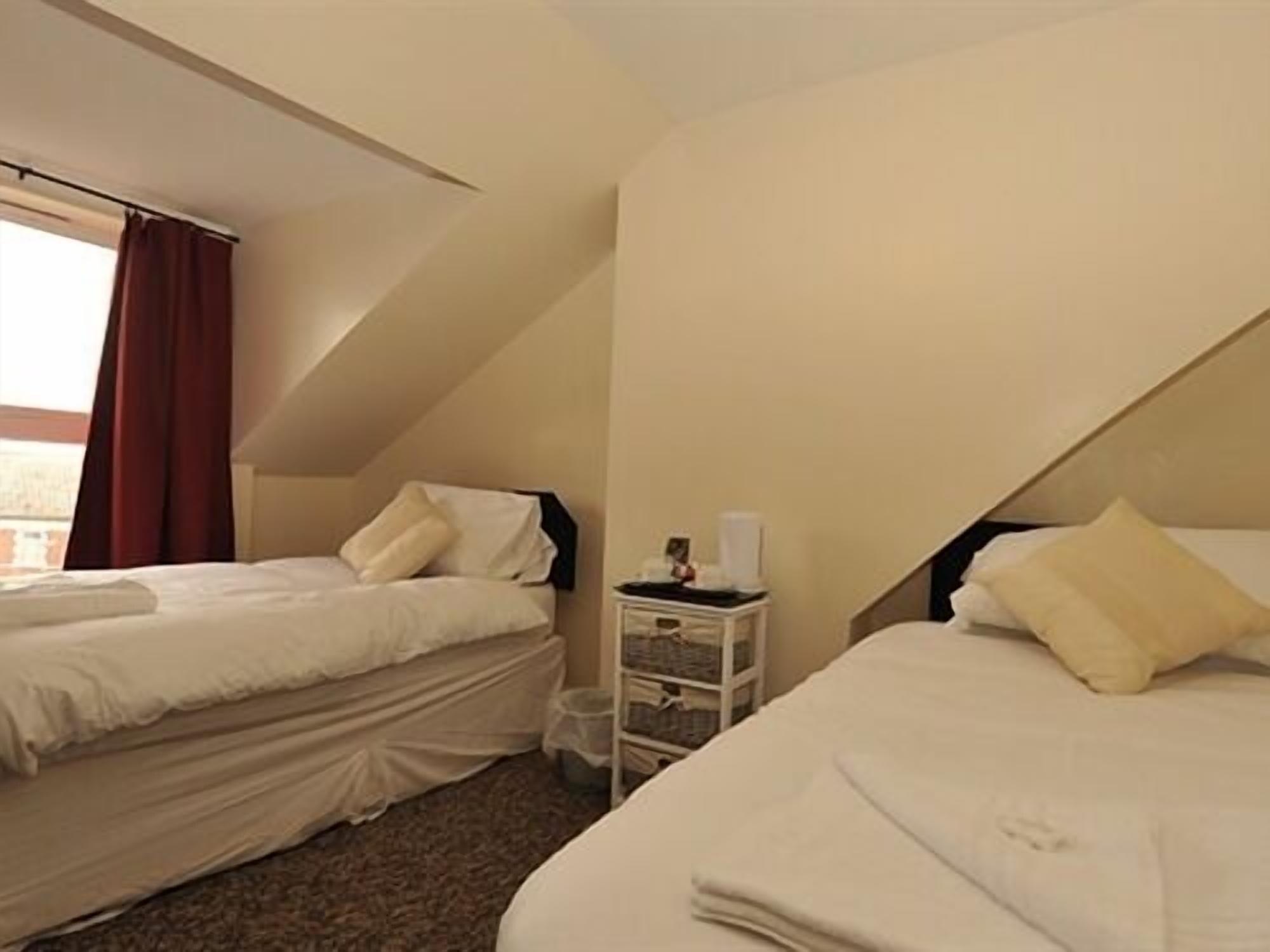 Gail'S Guest House Barry Luaran gambar