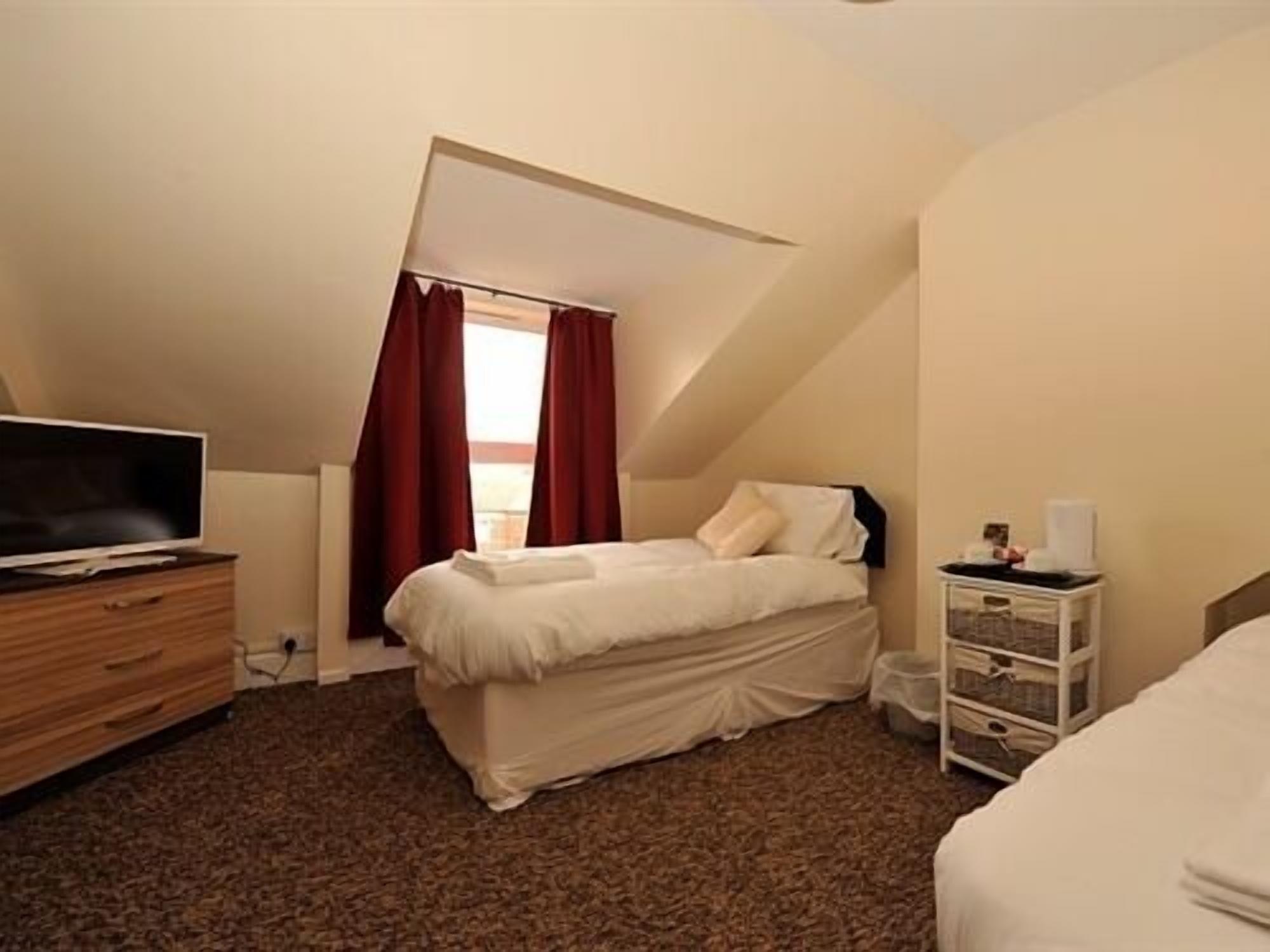 Gail'S Guest House Barry Luaran gambar