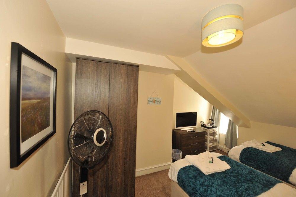 Gail'S Guest House Barry Luaran gambar