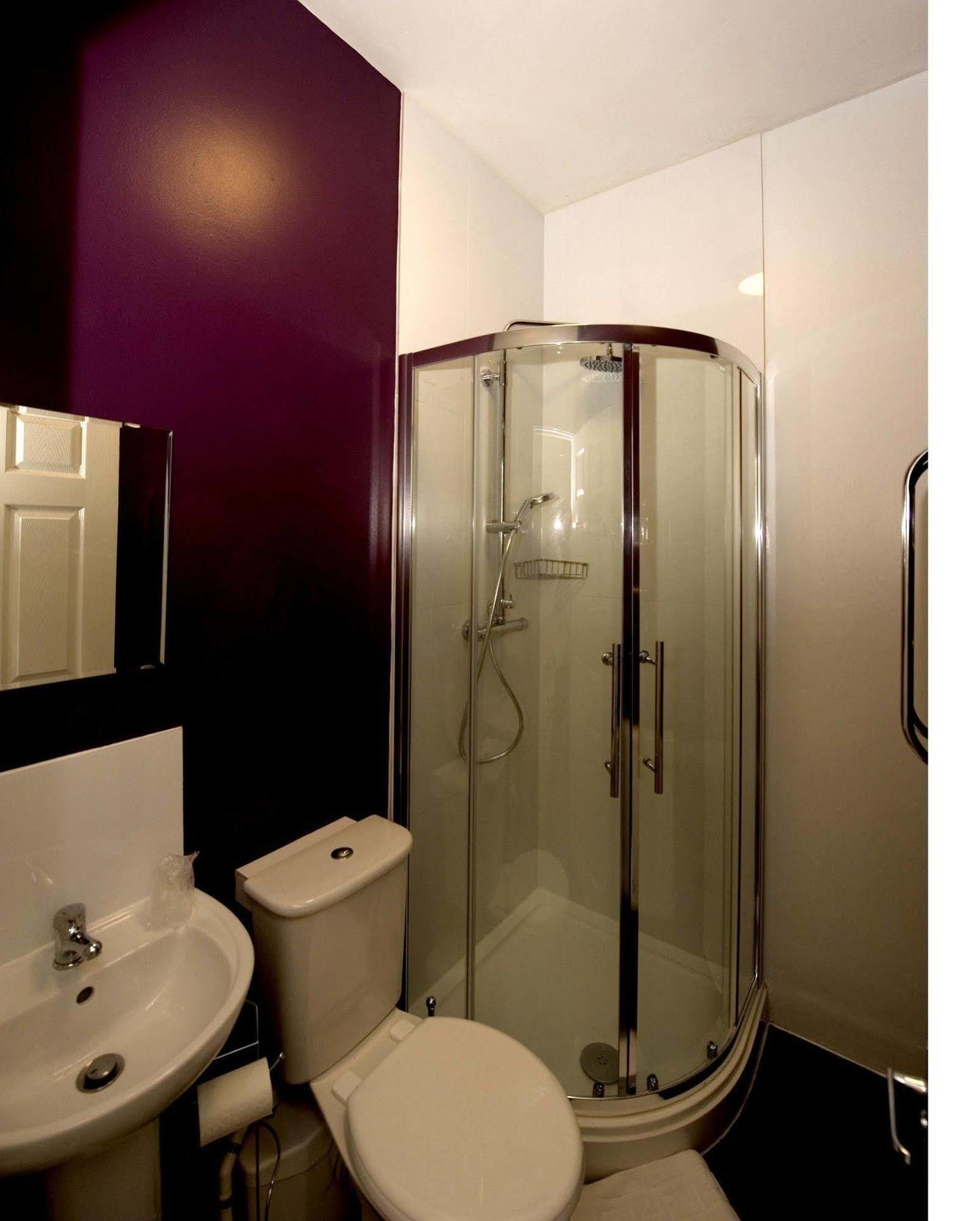 Gail'S Guest House Barry Luaran gambar