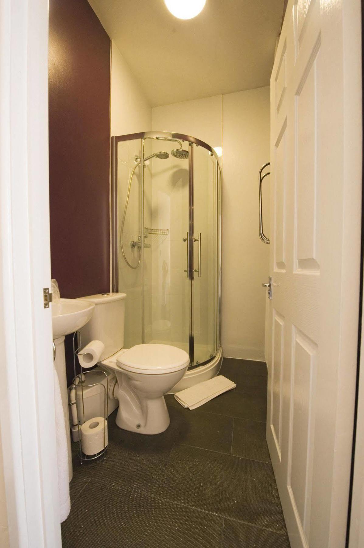 Gail'S Guest House Barry Luaran gambar
